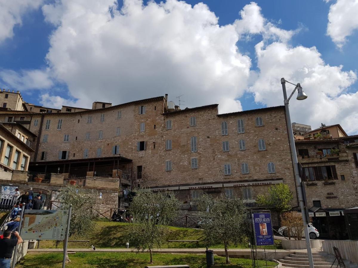 Hotel Il Castello Assisi Luaran gambar