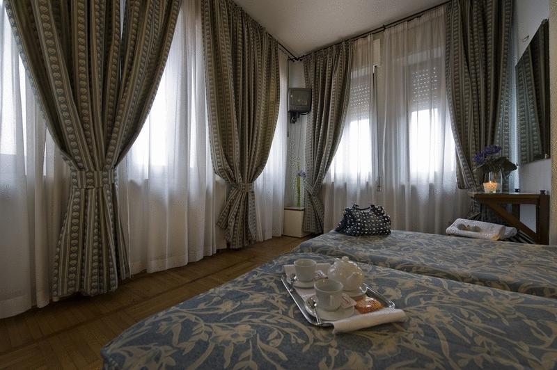 Hotel Il Castello Assisi Luaran gambar