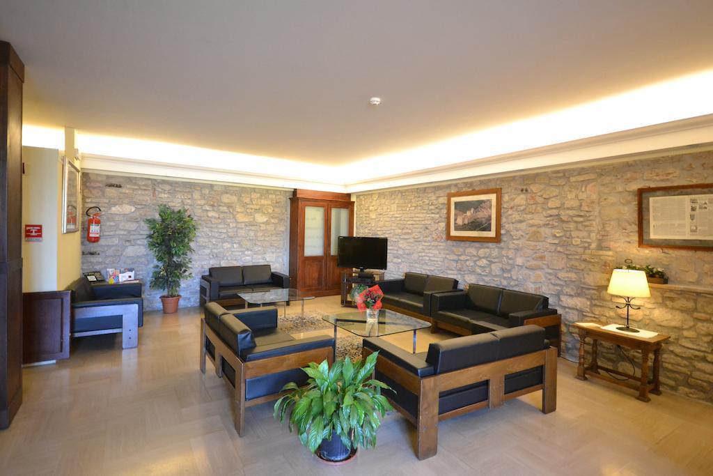 Hotel Il Castello Assisi Luaran gambar