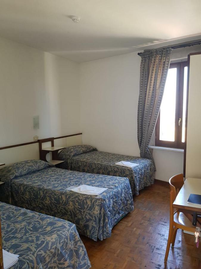 Hotel Il Castello Assisi Luaran gambar